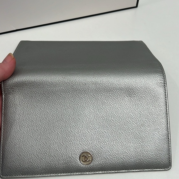 Chanel Silver Long Wallet Authentic 10572753 in Prestine condition - Picture 9 of 16